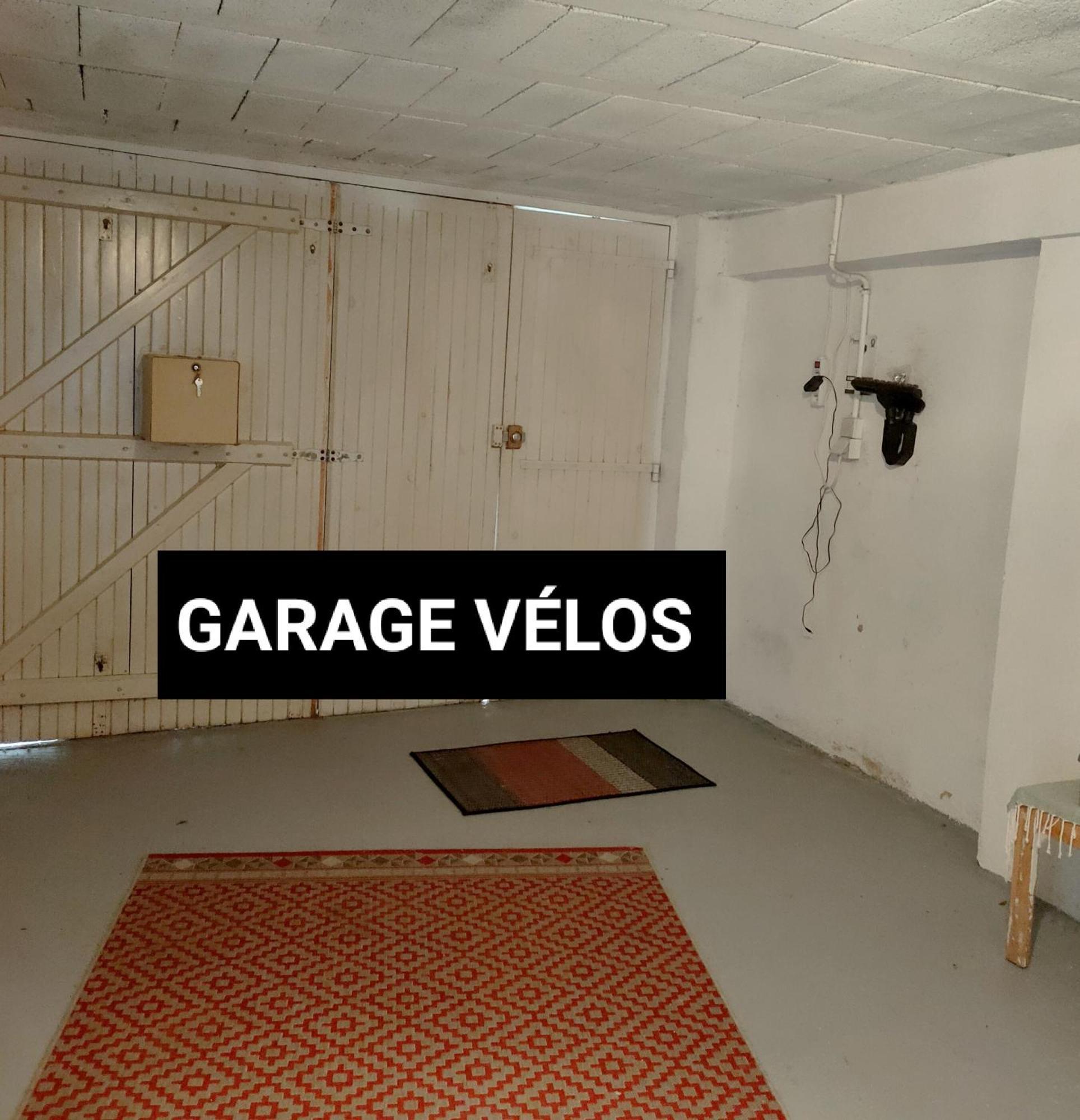 "Les Chacobins" - Appart'Etape Avec Garage Velos La Réole Dış mekan fotoğraf